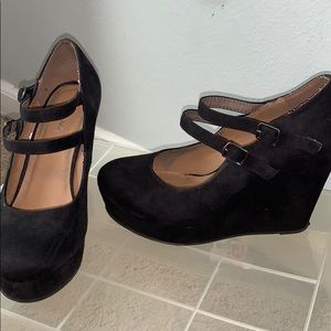 Black Wedged Heels : Soda